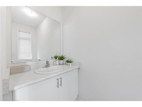 95 Kenesky Drive, Hamilton, ON - Indoor Photo Showing Bathroom