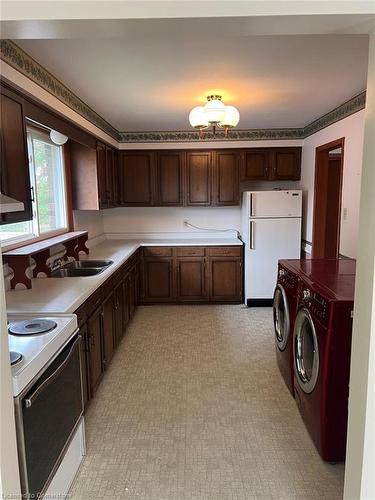 Upper-15 Penlake Court, Hamilton, ON - Indoor Photo Showing Kitchen With Double Sink