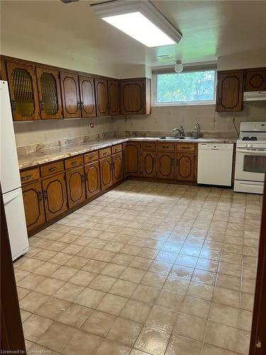 Upper-15 Penlake Court, Hamilton, ON - Indoor Photo Showing Kitchen With Double Sink