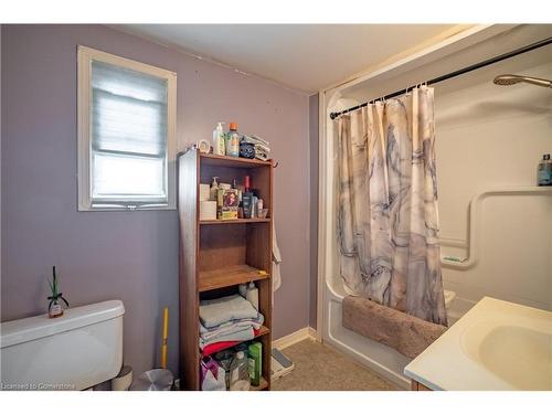 4080 Muir Avenue, Niagara Falls, ON - Indoor Photo Showing Bathroom