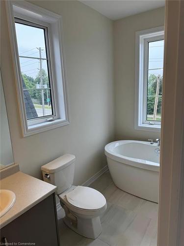 1451 National Common, Burlington, ON - Indoor Photo Showing Bathroom