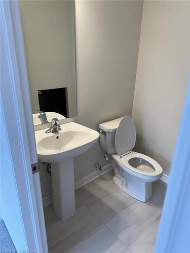 1451 National Common, Burlington, ON - Indoor Photo Showing Bathroom