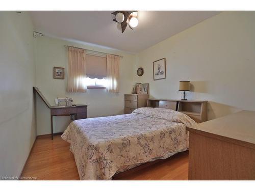 776 Garth Street, Hamilton, ON - Indoor Photo Showing Bedroom