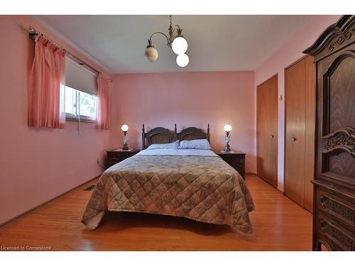 776 Garth Street, Hamilton, ON - Indoor Photo Showing Bedroom