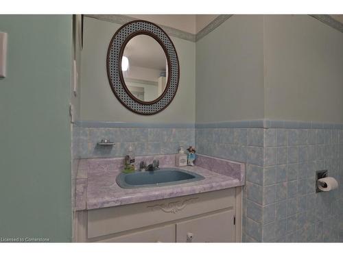 776 Garth Street, Hamilton, ON - Indoor Photo Showing Bathroom