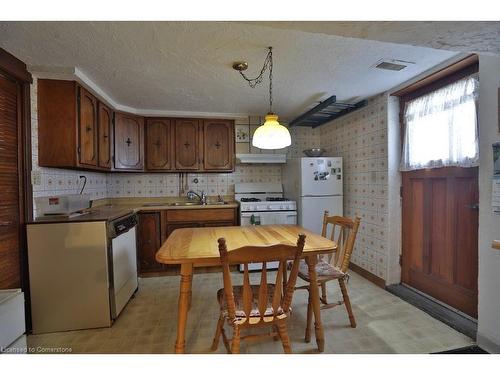 776 Garth Street, Hamilton, ON - Indoor Photo Showing Kitchen