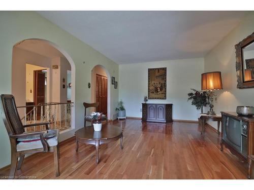 776 Garth Street, Hamilton, ON - Indoor Photo Showing Living Room