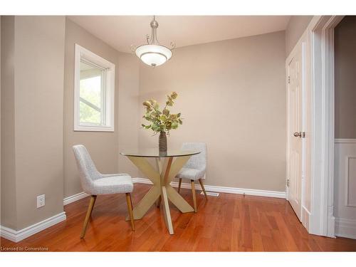 209 Weir Street N, Hamilton, ON - Indoor Photo Showing Dining Room