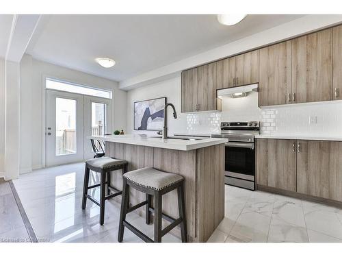 99 Kenesky Drive, Waterdown, ON - Indoor Photo Showing Kitchen With Upgraded Kitchen