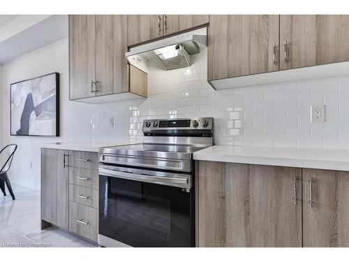 99 Kenesky Drive, Waterdown, ON - Indoor Photo Showing Kitchen