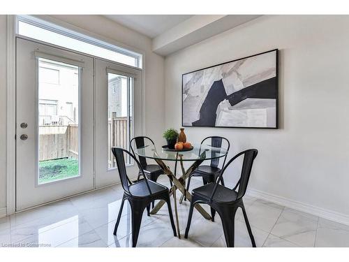 99 Kenesky Drive, Waterdown, ON - Indoor Photo Showing Dining Room