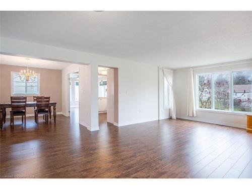 114 Glenariff Drive, Freelton, ON - Indoor Photo Showing Living Room