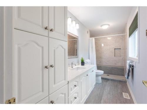 114 Glenariff Drive, Freelton, ON - Indoor Photo Showing Bathroom