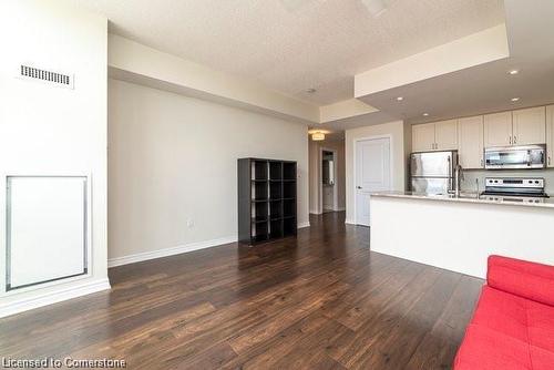 104-427 Aberdeen Avenue, Hamilton, ON - Indoor Photo Showing Kitchen