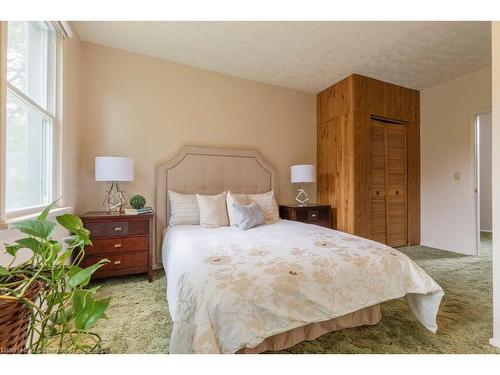 34 Baldwin Street, Dundas, ON - Indoor Photo Showing Bedroom