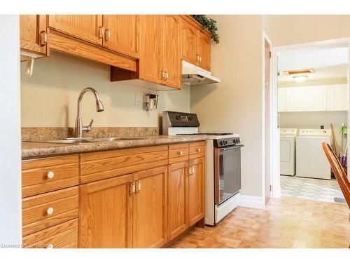 34 Baldwin Street, Dundas, ON - Indoor Photo Showing Kitchen