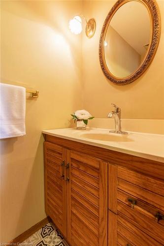 34 Baldwin Street, Dundas, ON - Indoor Photo Showing Bathroom