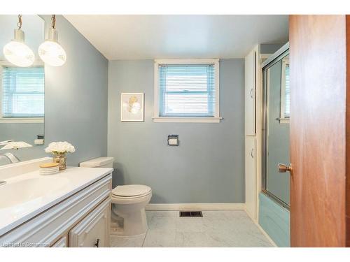 34 Baldwin Street, Dundas, ON - Indoor Photo Showing Bathroom