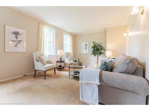 34 Baldwin Street, Dundas, ON - Indoor Photo Showing Living Room