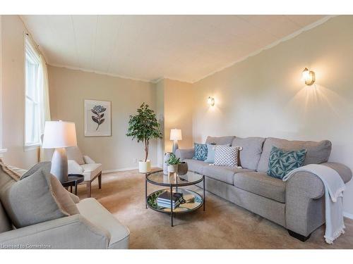 34 Baldwin Street, Dundas, ON - Indoor Photo Showing Living Room