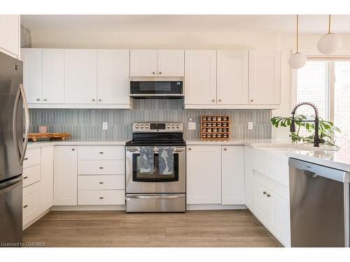 182 Balsam Avenue S, Hamilton, ON - Indoor Photo Showing Kitchen