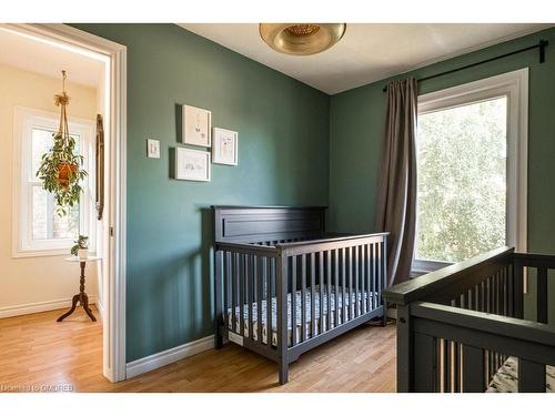 182 Balsam Avenue S, Hamilton, ON - Indoor Photo Showing Bedroom