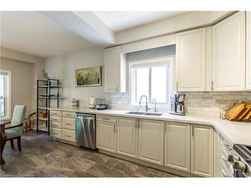 20 Gwyn Court, Dundas, ON - Indoor Photo Showing Kitchen With Double Sink