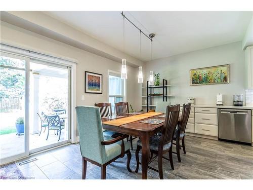 20 Gwyn Court, Dundas, ON - Indoor Photo Showing Dining Room