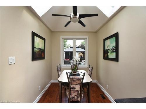 207 East 24Th Street, Hamilton, ON - Indoor Photo Showing Dining Room