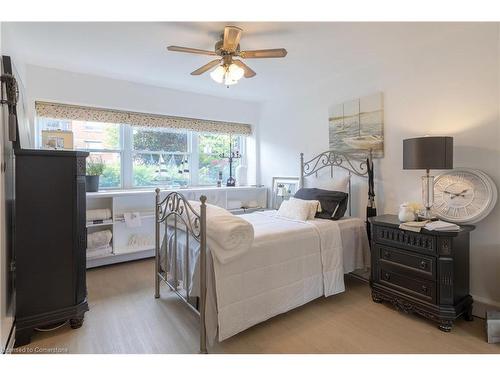 103-9 Grant Boulevard, Hamilton, ON - Indoor Photo Showing Bedroom