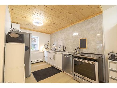 103-9 Grant Boulevard, Hamilton, ON - Indoor Photo Showing Kitchen With Stainless Steel Kitchen