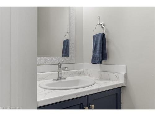 4351 Birchmount Avenue, Beamsville, ON - Indoor Photo Showing Bathroom