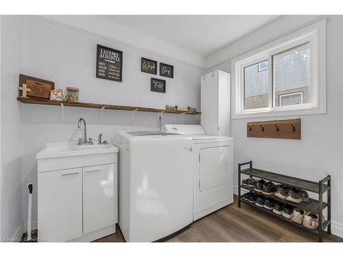 4351 Birchmount Avenue, Beamsville, ON - Indoor Photo Showing Laundry Room