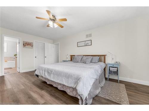 4351 Birchmount Avenue, Beamsville, ON - Indoor Photo Showing Bedroom