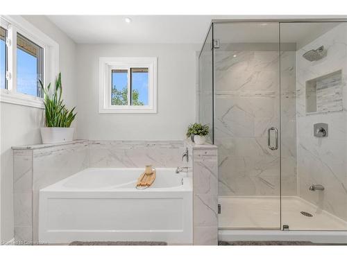 4351 Birchmount Avenue, Beamsville, ON - Indoor Photo Showing Bathroom