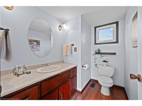 780 Hall Road, Hamilton, ON - Indoor Photo Showing Bathroom