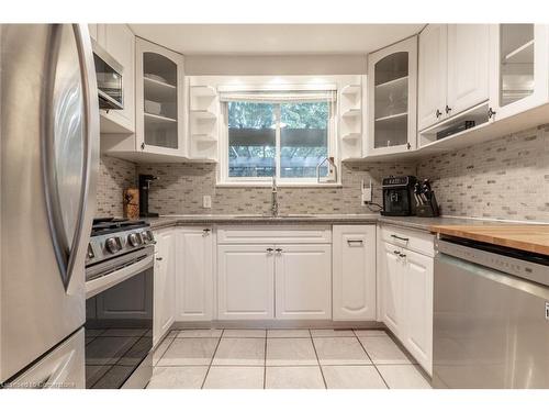 28 Park Row N, Hamilton, ON - Indoor Photo Showing Kitchen