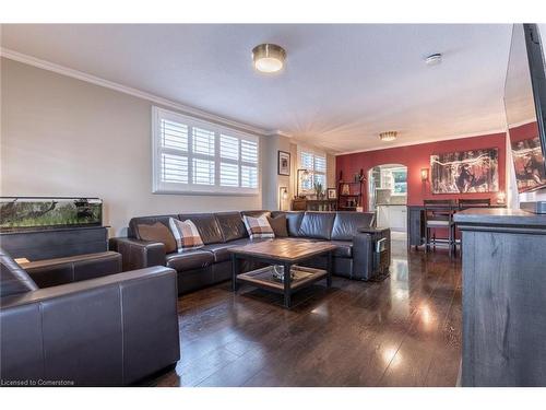 28 Park Row N, Hamilton, ON - Indoor Photo Showing Living Room