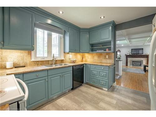 3 Maplewood Crescent, Welland, ON - Indoor Photo Showing Kitchen With Double Sink