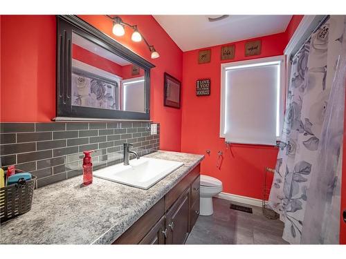 3 Maplewood Crescent, Welland, ON - Indoor Photo Showing Bathroom