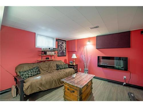 3 Maplewood Crescent, Welland, ON - Indoor Photo Showing Living Room With Fireplace