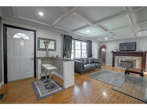 3 Maplewood Crescent, Welland, ON - Indoor Photo Showing Living Room With Fireplace