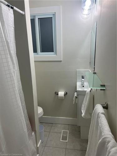 403 Victoria Avenue, Hamilton, ON - Indoor Photo Showing Bathroom