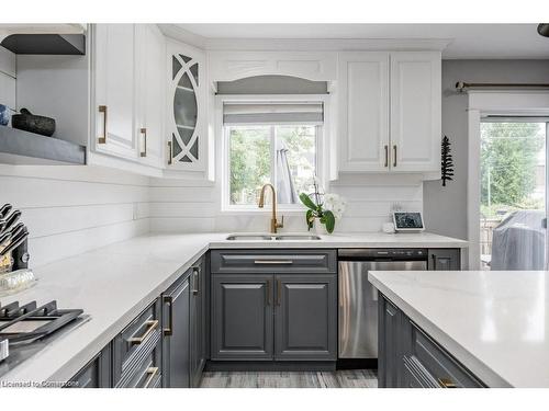 88 Graham Avenue S, Hamilton, ON - Indoor Photo Showing Kitchen With Double Sink With Upgraded Kitchen