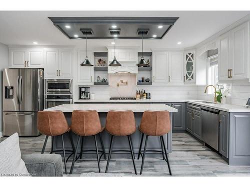 88 Graham Avenue S, Hamilton, ON - Indoor Photo Showing Kitchen With Upgraded Kitchen