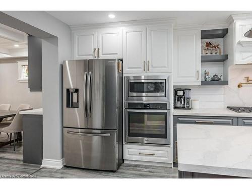 88 Graham Avenue S, Hamilton, ON - Indoor Photo Showing Kitchen