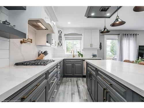 88 Graham Avenue S, Hamilton, ON - Indoor Photo Showing Kitchen With Upgraded Kitchen