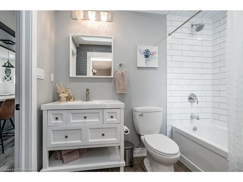 88 Graham Avenue S, Hamilton, ON - Indoor Photo Showing Bathroom