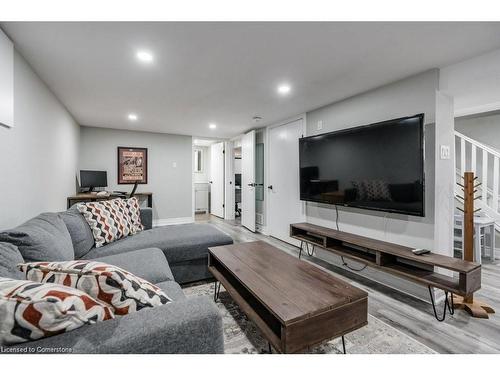 88 Graham Avenue S, Hamilton, ON - Indoor Photo Showing Living Room