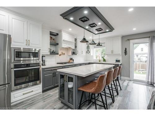 88 Graham Avenue S, Hamilton, ON - Indoor Photo Showing Kitchen With Upgraded Kitchen